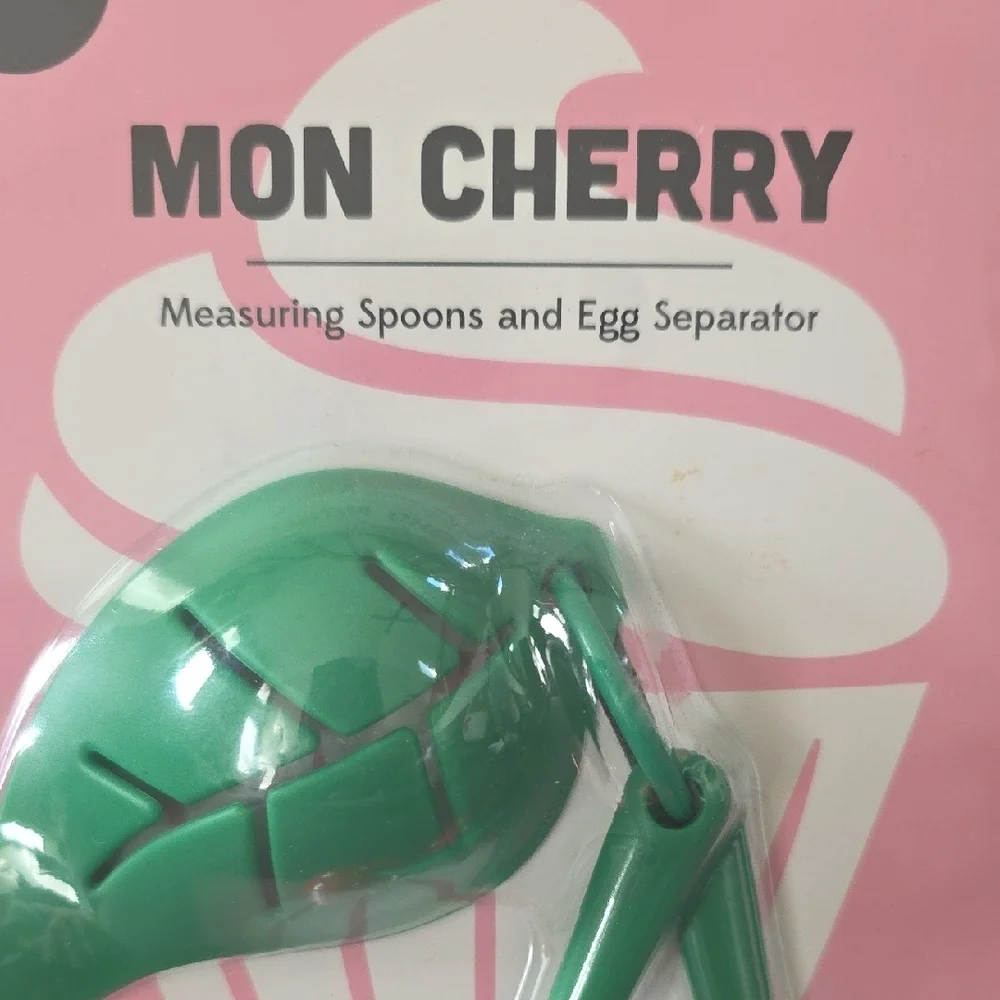 OTOTO Mon Cherry Measuring‎ Spoons and OXO Apple Divider, Kitchen Bundle, New.